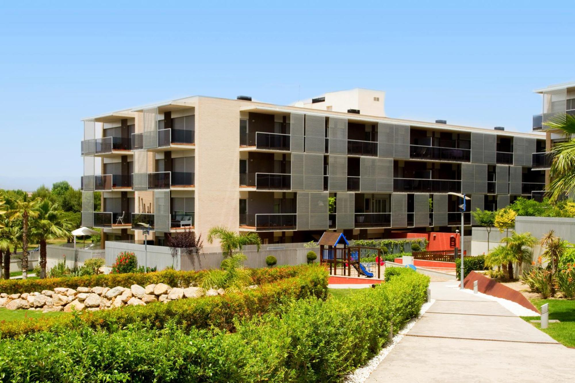 Rentalmar Paradise Families Only Con Parking Salou Exterior photo